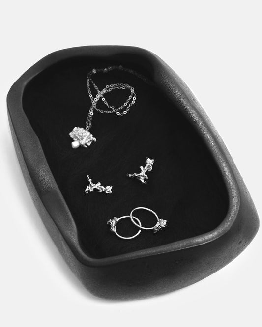 Shelter box II. Black ceramic jewelry box, unique piece.