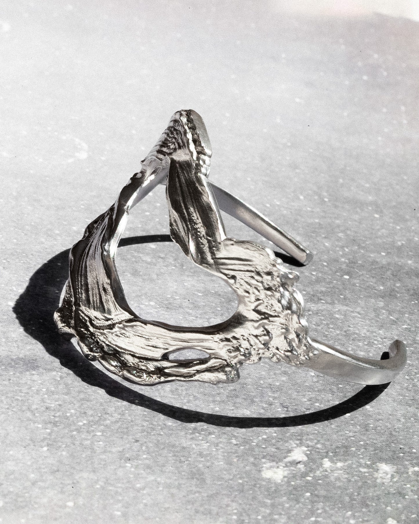 LINDA BANGLE BRACELET - SILVER