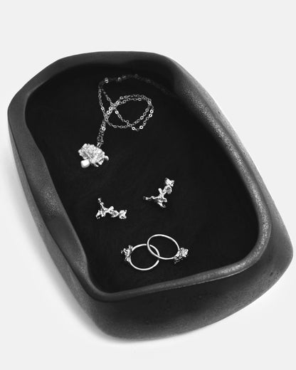 Shelter box II. Black ceramic jewelry box, unique piece.