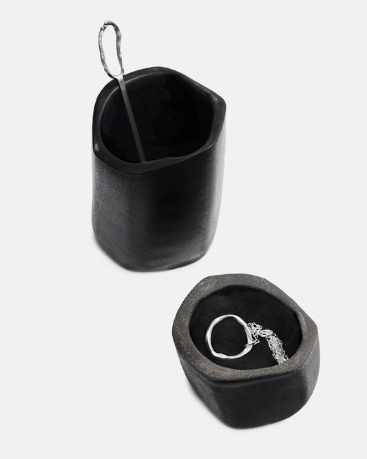 Shelter box I. Black ceramic jewelry box, unique piece.