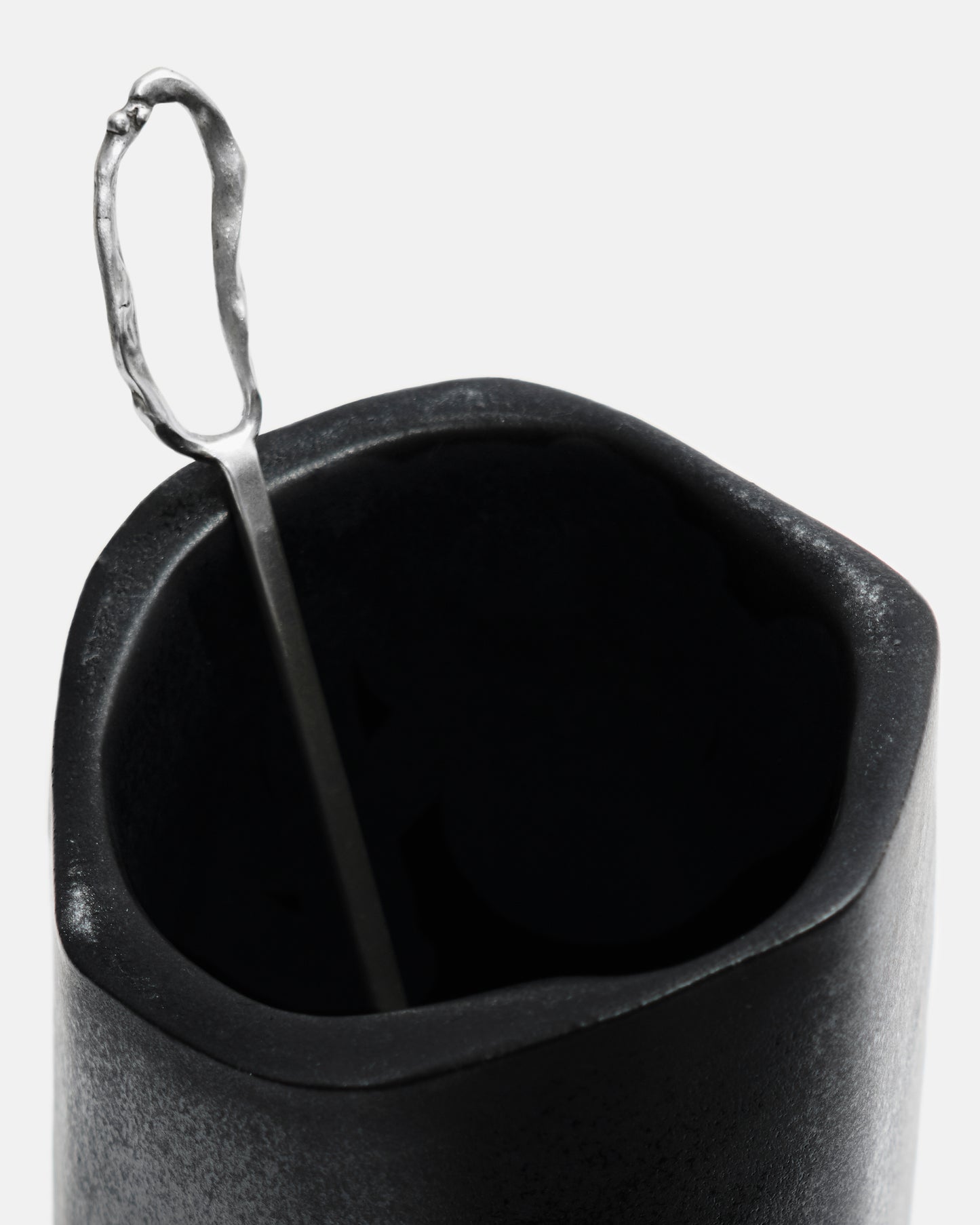 Shelter box I. Black ceramic jewelry box, unique piece.