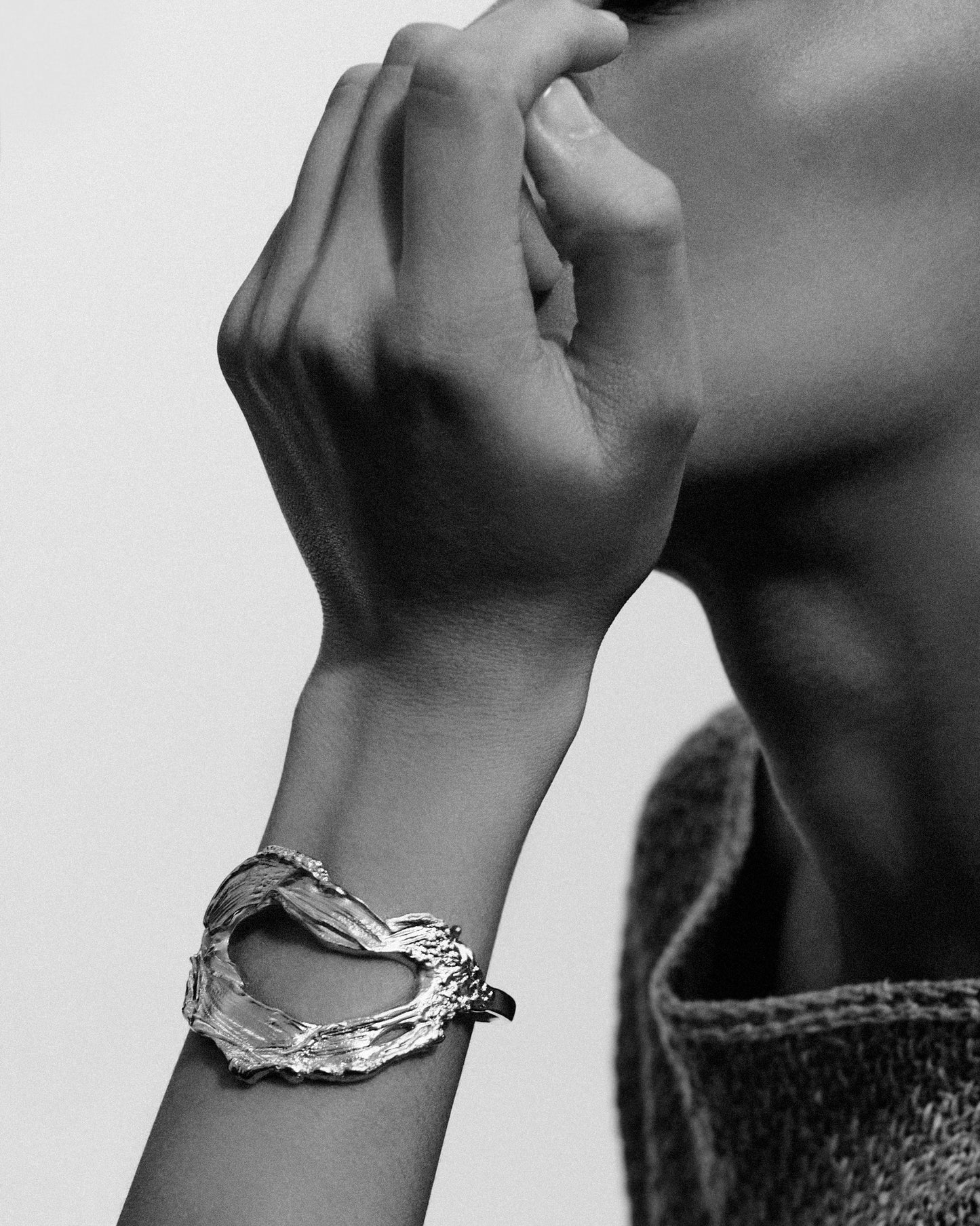 LINDA BANGLE BRACELET - SILVER