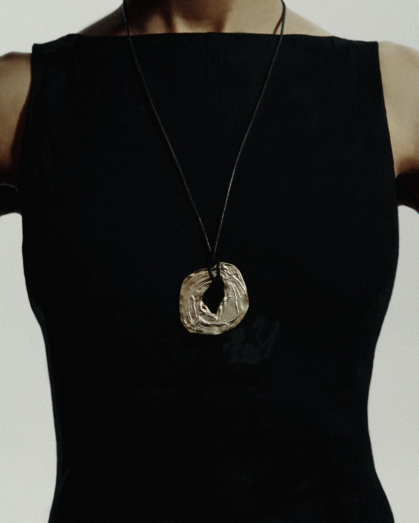 COLLIER JOAN