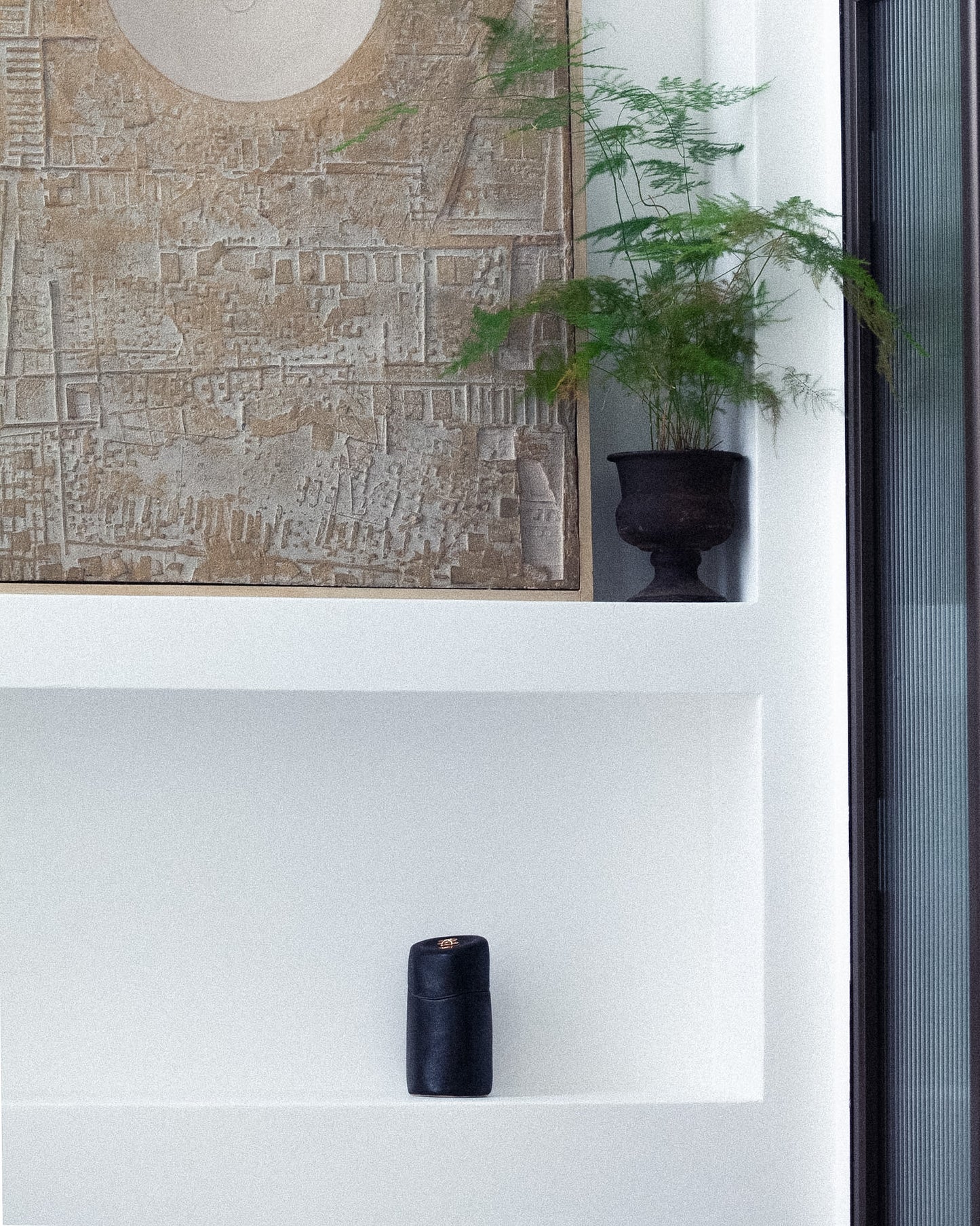 Shelter box I. Black ceramic jewelry box, unique piece.